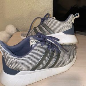 Adidas Women's Questar Flow Running Shoe grey